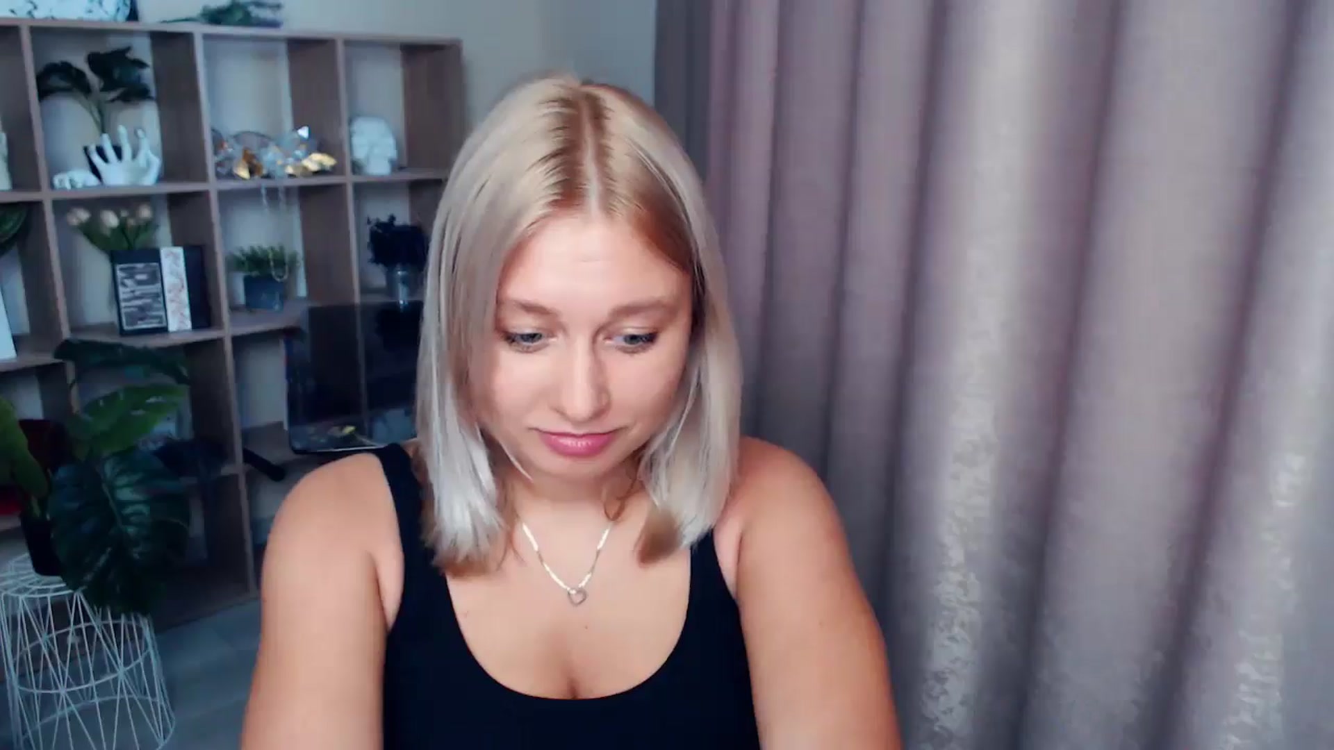 Gallery image thumbnail from Kukla_kolduna's myfreecams stream on, 08/22/2025, 16:49 image 15 of 20