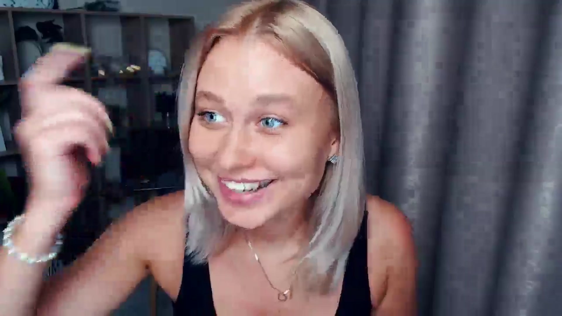 Gallery image thumbnail from Kukla_kolduna's myfreecams stream on, 08/22/2025, 17:27 image 15 of 20