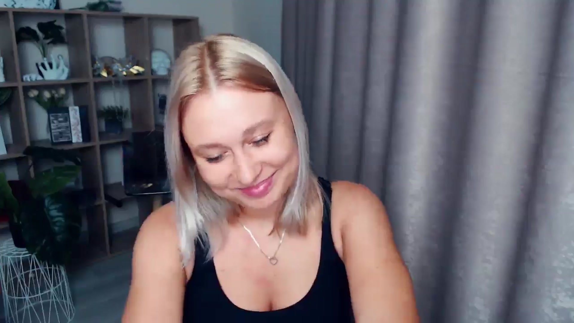 Gallery image thumbnail from Kukla_kolduna's myfreecams stream on, 08/22/2025, 17:27 image 12 of 20