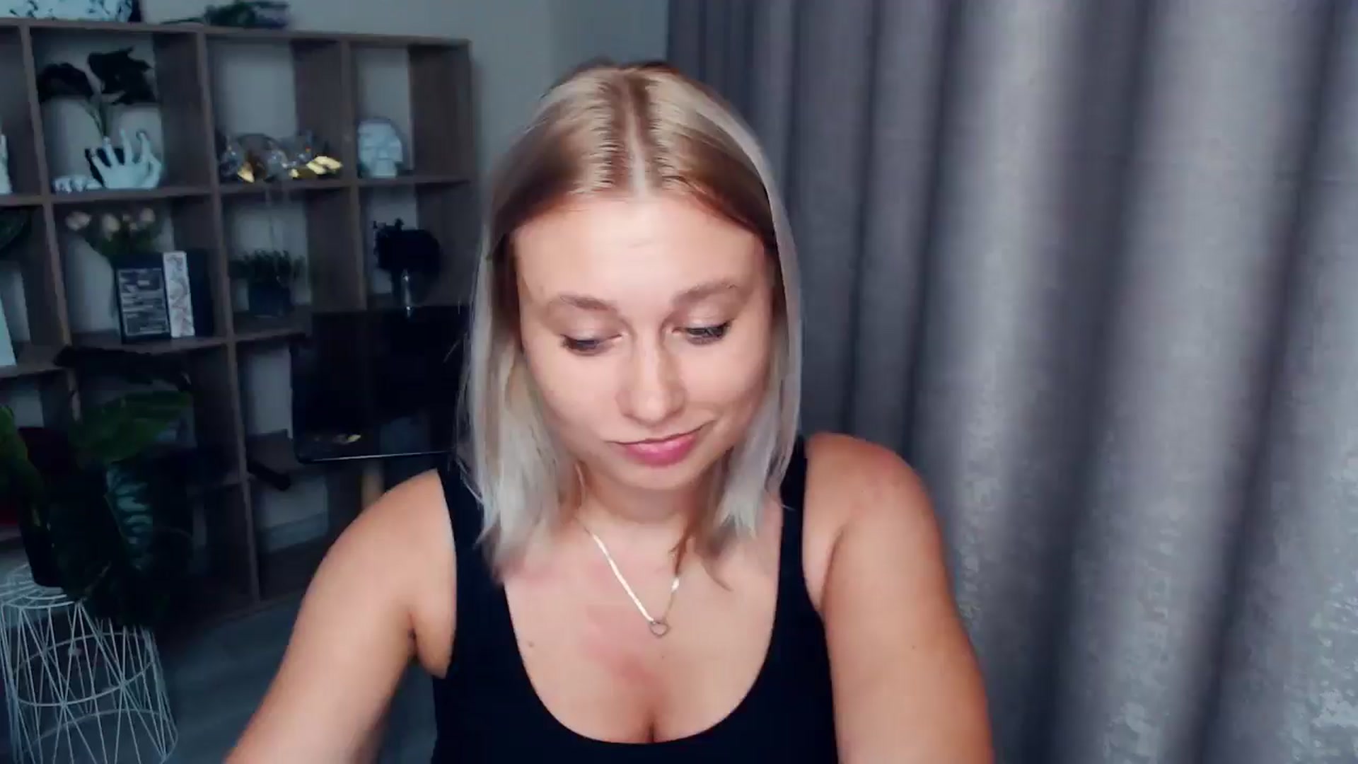 Gallery image thumbnail from Kukla_kolduna's myfreecams stream on, 08/22/2025, 17:27 image 10 of 20