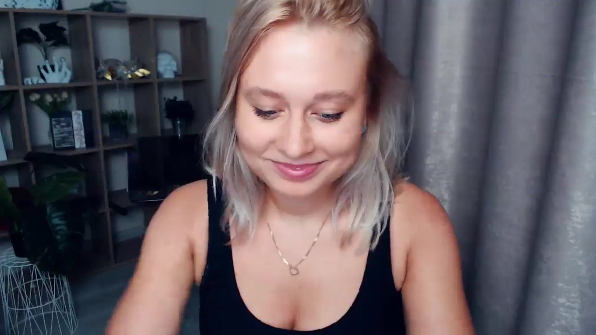 Gallery image thumbnail from Kukla_kolduna's myfreecams stream on, 08/22/2025, 18:10 image 3 of 20