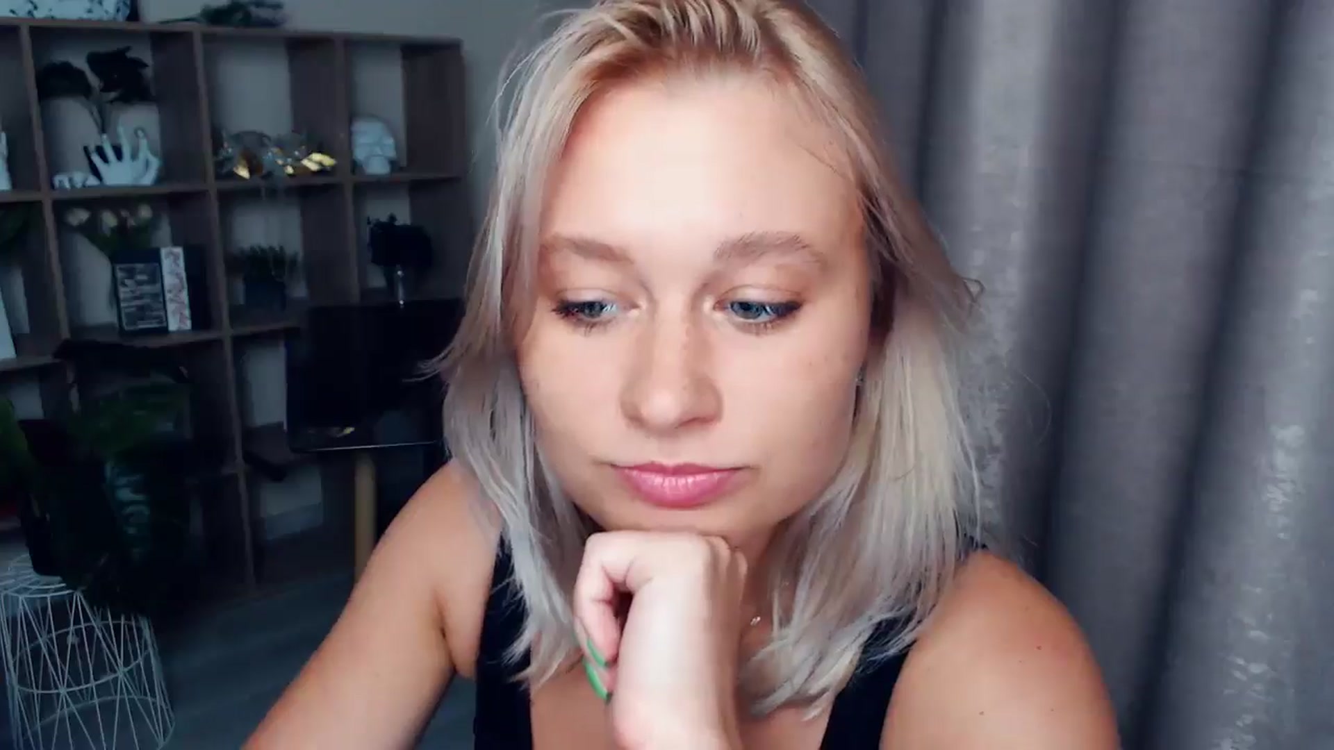 Gallery image thumbnail from Kukla_kolduna's myfreecams stream on, 08/22/2025, 18:10 image 9 of 20