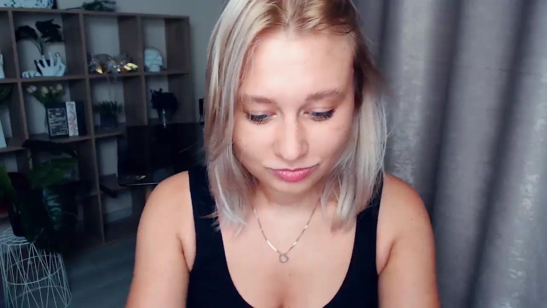 Gallery image thumbnail from Kukla_kolduna's myfreecams stream on, 08/22/2025, 18:10 image 6 of 20