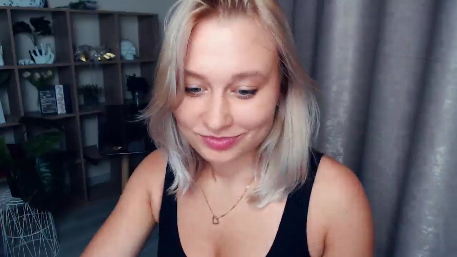 Gallery image thumbnail from Kukla_kolduna's myfreecams stream on, 08/22/2025, 18:10 image 10 of 20