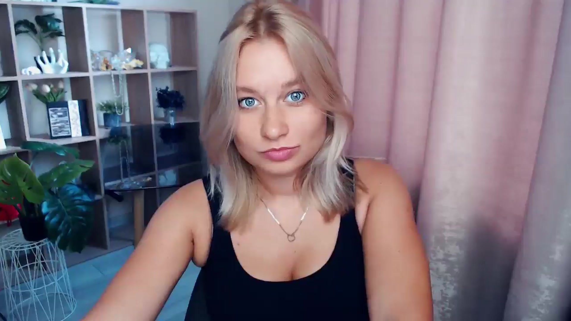 Gallery image thumbnail from Kukla_kolduna's myfreecams stream on, 08/23/2025, 15:47 image 5 of 20