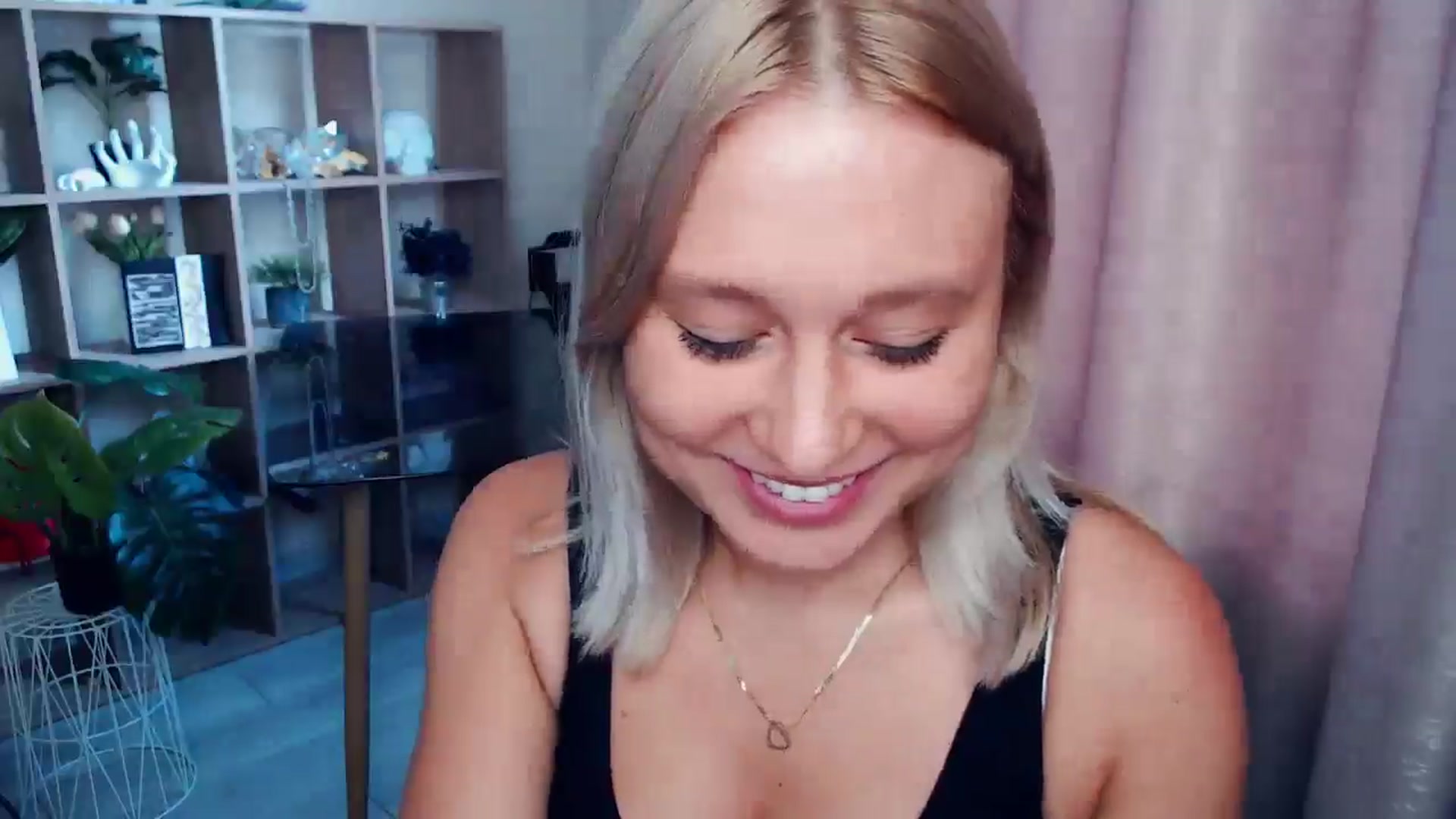 Gallery image thumbnail from Kukla_kolduna's myfreecams stream on, 08/23/2025, 15:47 image 13 of 20