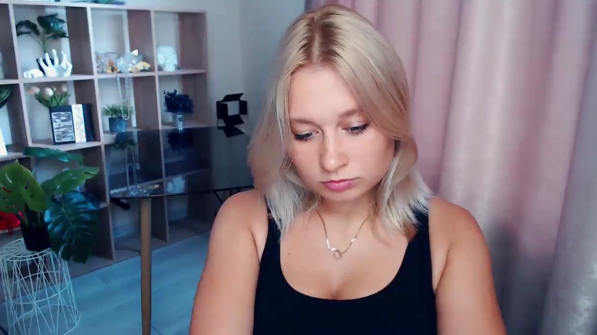 Gallery image thumbnail from Kukla_kolduna's myfreecams stream on, 08/23/2025, 15:47 image 17 of 20