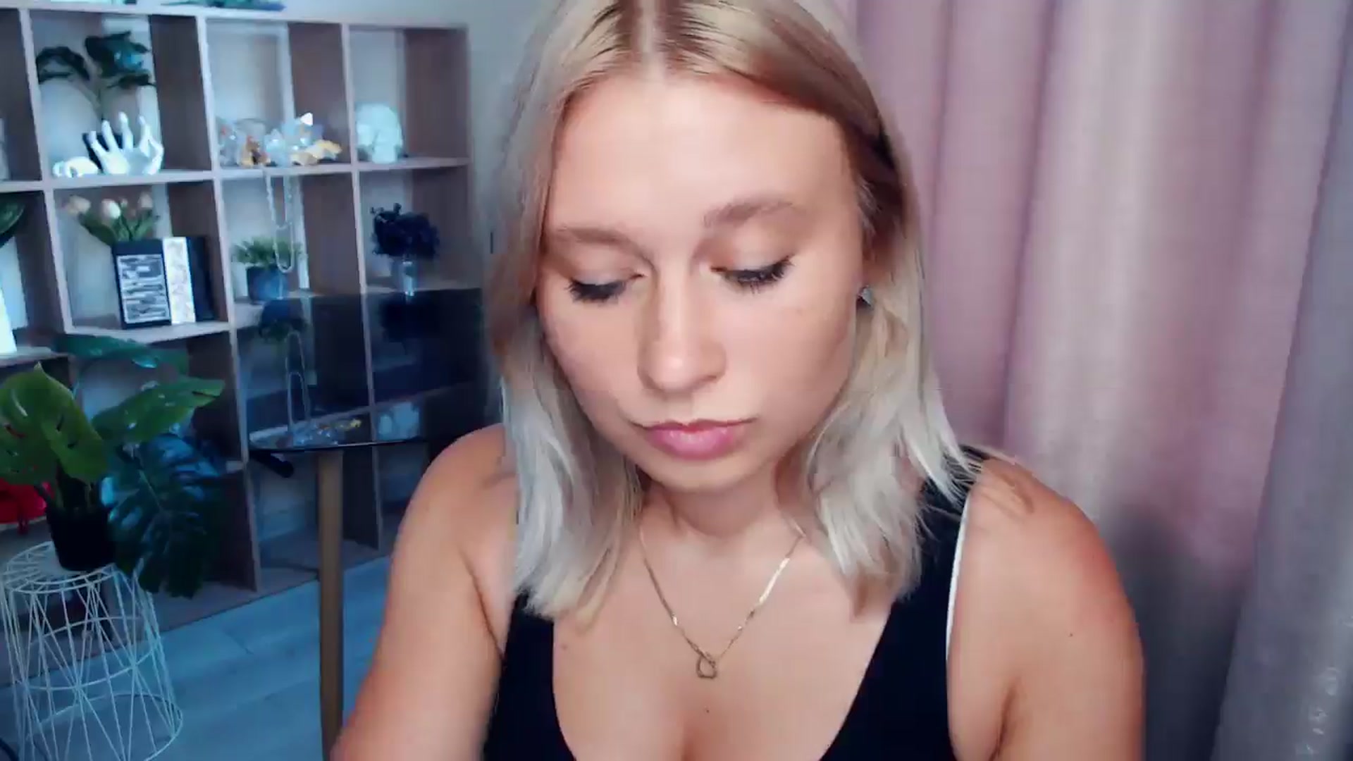 Gallery image thumbnail from Kukla_kolduna's myfreecams stream on, 08/23/2025, 15:47 image 14 of 20