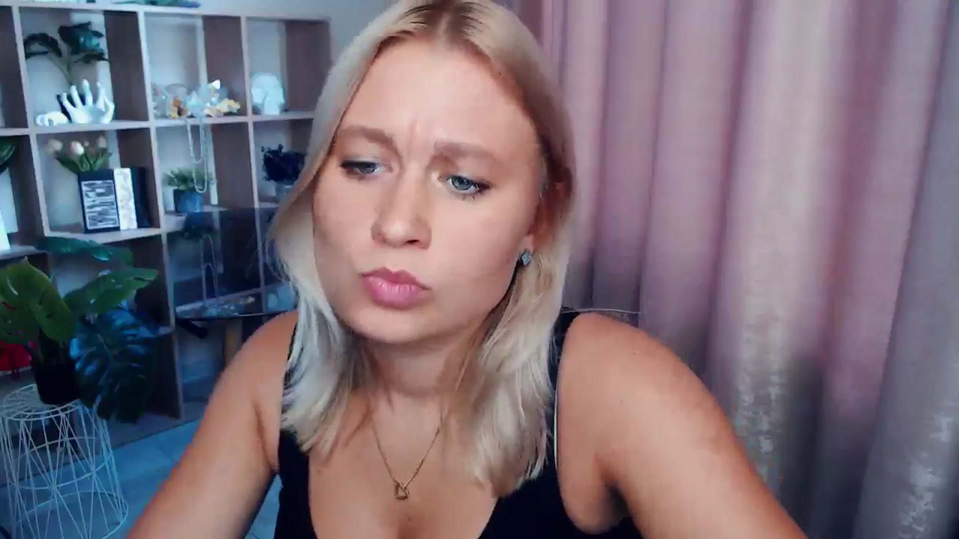 Gallery image thumbnail from Kukla_kolduna's myfreecams stream on, 08/23/2025, 15:47 image 11 of 20