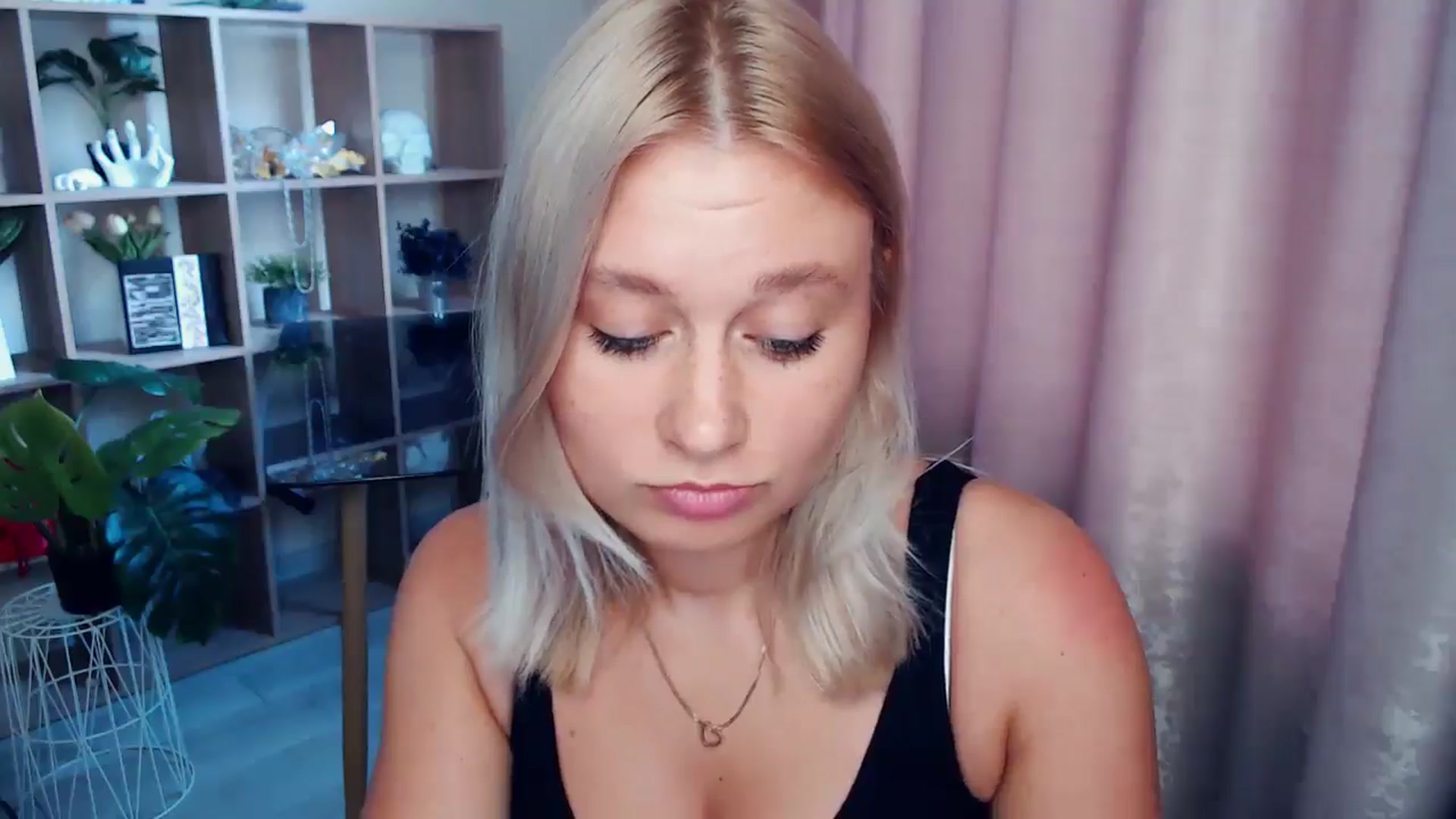 Gallery image thumbnail from Kukla_kolduna's myfreecams stream on, 08/23/2025, 15:47 image 12 of 20