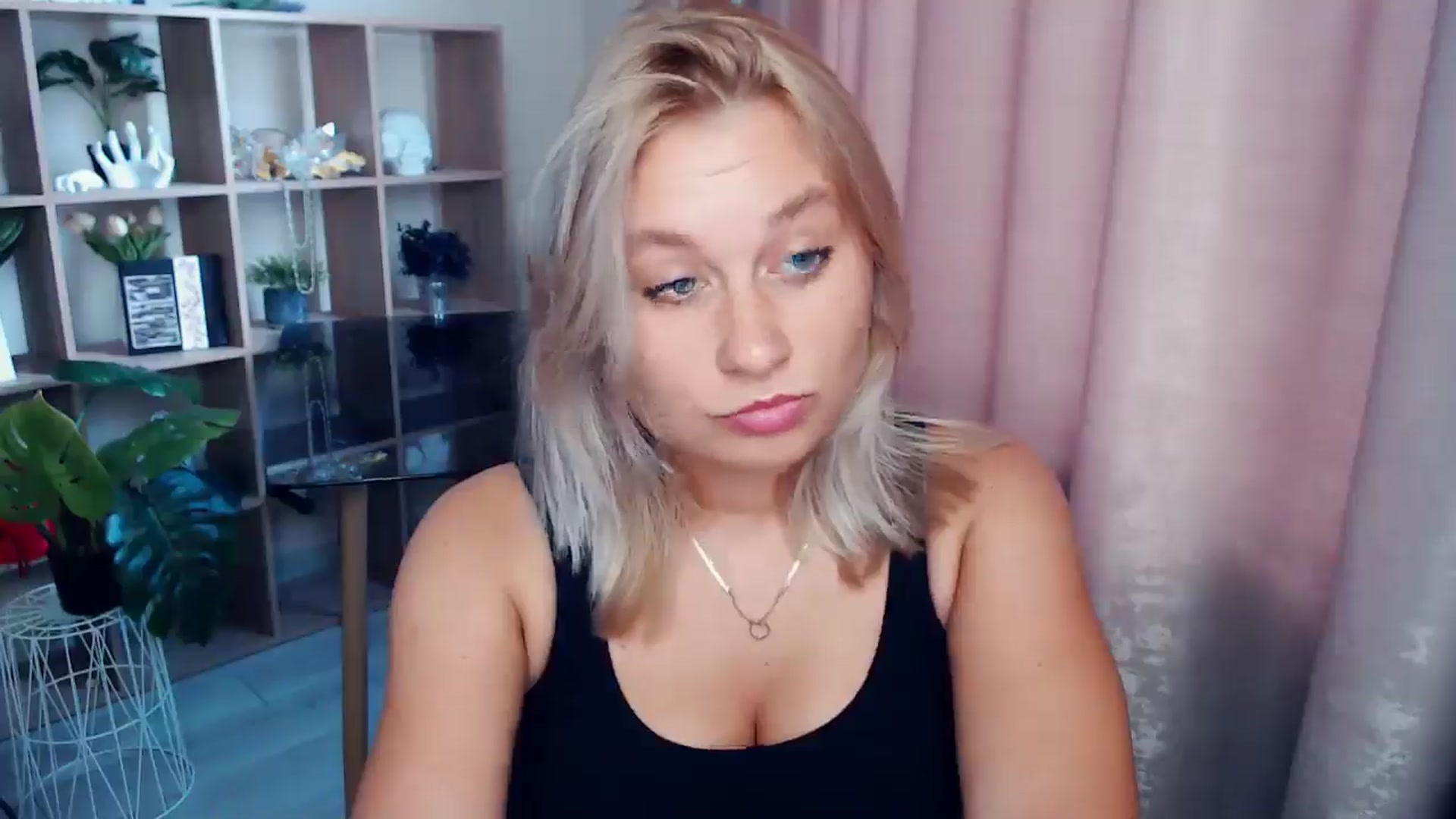 Gallery image thumbnail from Kukla_kolduna's myfreecams stream on, 08/23/2025, 15:47 image 4 of 20