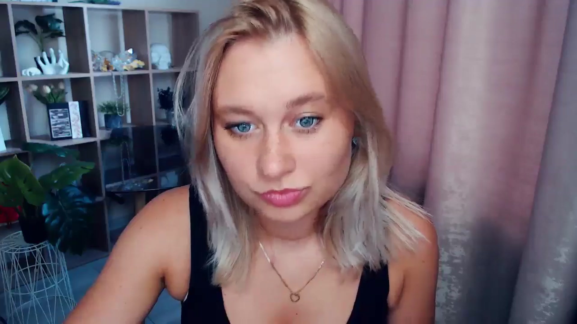 Gallery image thumbnail from Kukla_kolduna's myfreecams stream on, 08/23/2025, 15:47 image 3 of 20