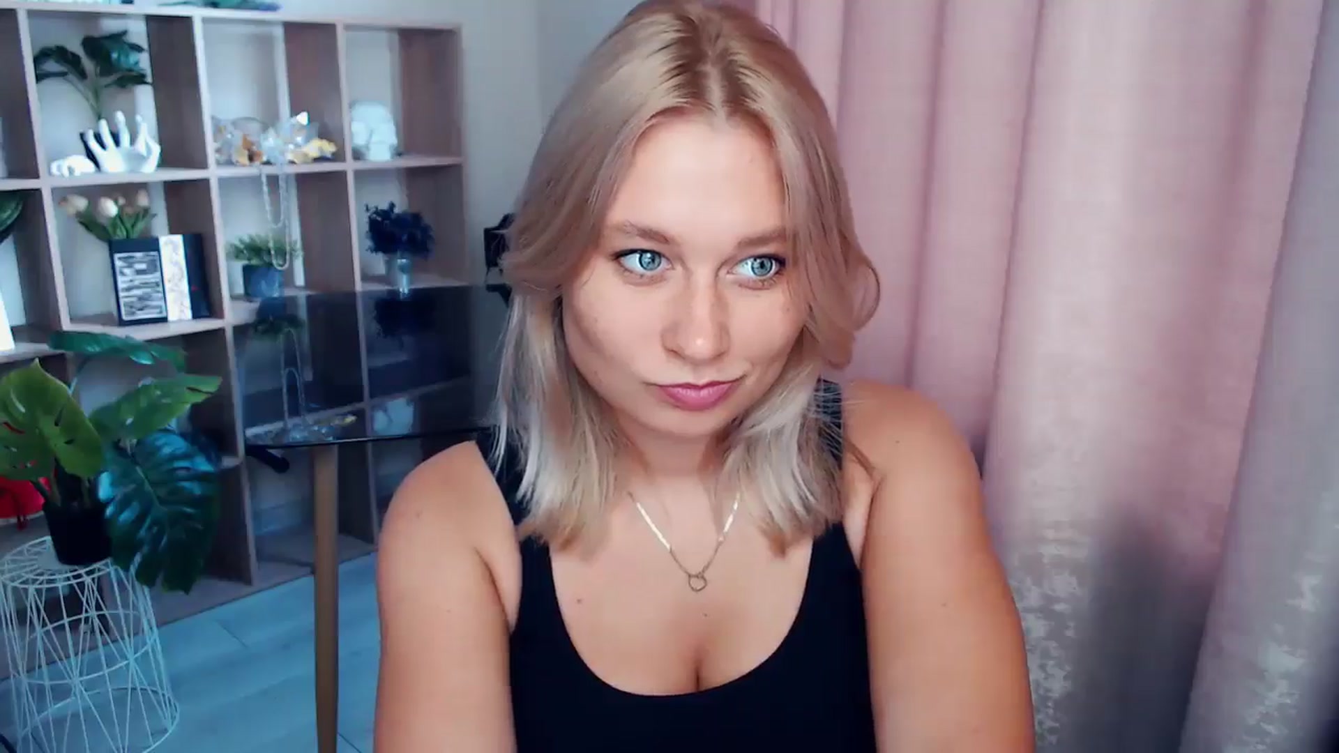 Gallery image thumbnail from Kukla_kolduna's myfreecams stream on, 08/23/2025, 15:47 image 6 of 20