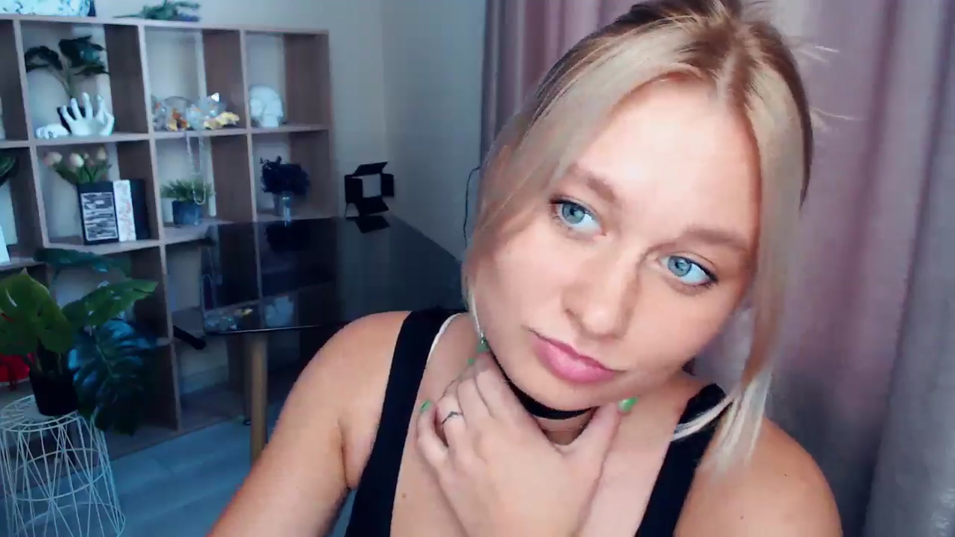 Gallery image thumbnail from Kukla_kolduna's myfreecams stream on, 08/23/2025, 16:16 image 15 of 20