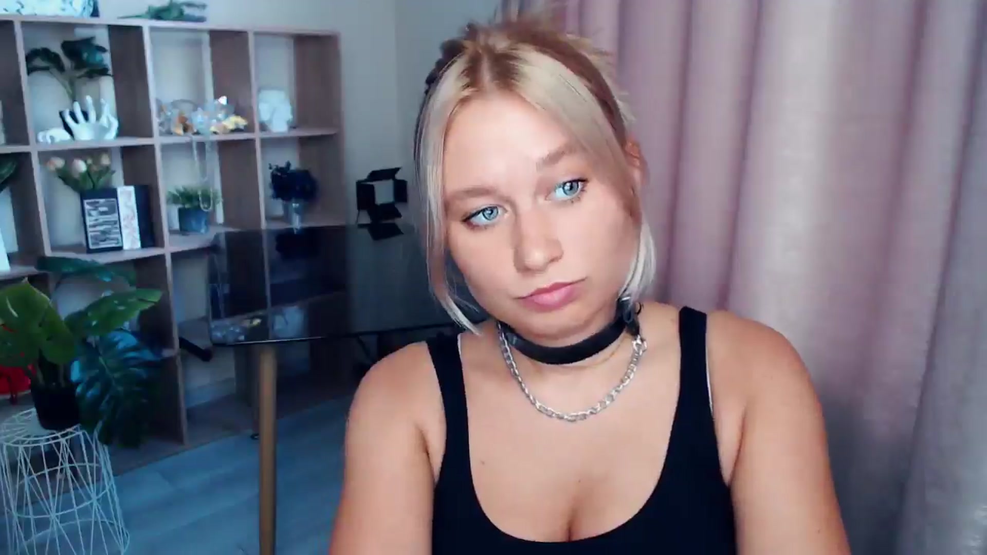 Gallery image thumbnail from Kukla_kolduna's myfreecams stream on, 08/23/2025, 16:16 image 13 of 20