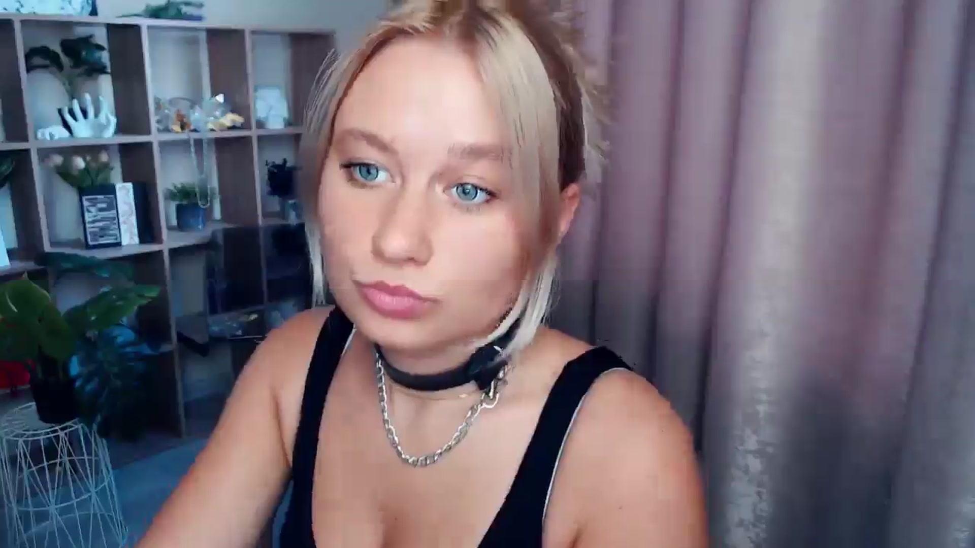Gallery image thumbnail from Kukla_kolduna's myfreecams stream on, 08/23/2025, 16:16 image 17 of 20