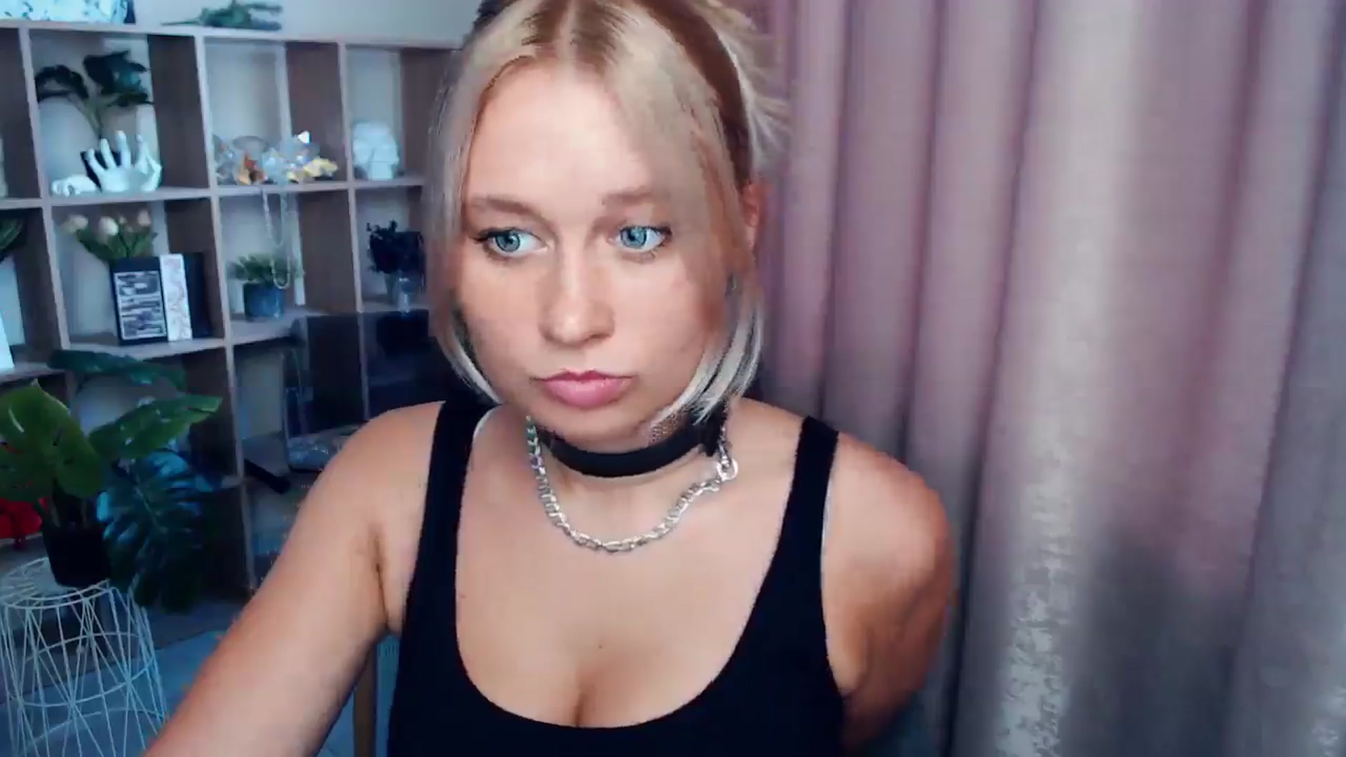 Gallery image thumbnail from Kukla_kolduna's myfreecams stream on, 08/23/2025, 16:16 image 10 of 20