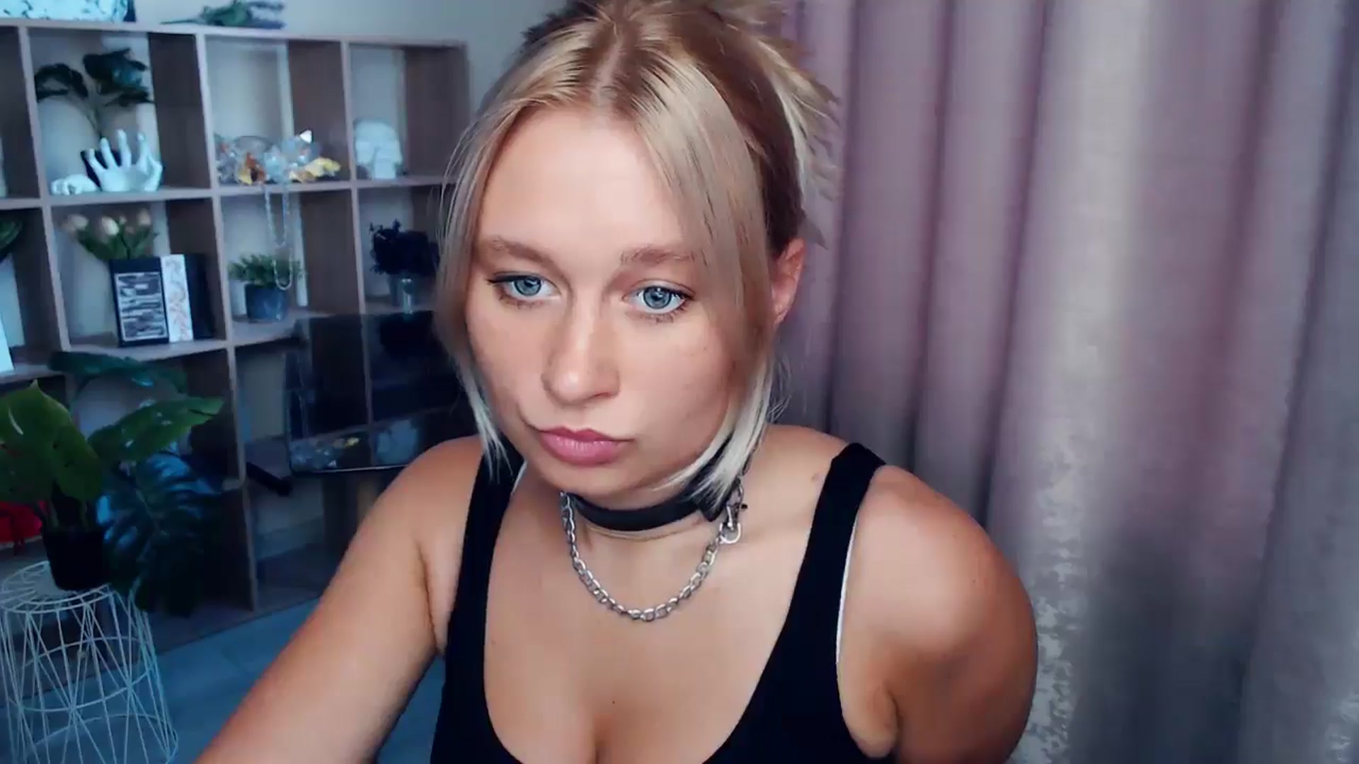 Gallery image thumbnail from Kukla_kolduna's myfreecams stream on, 08/23/2025, 16:16 image 18 of 20