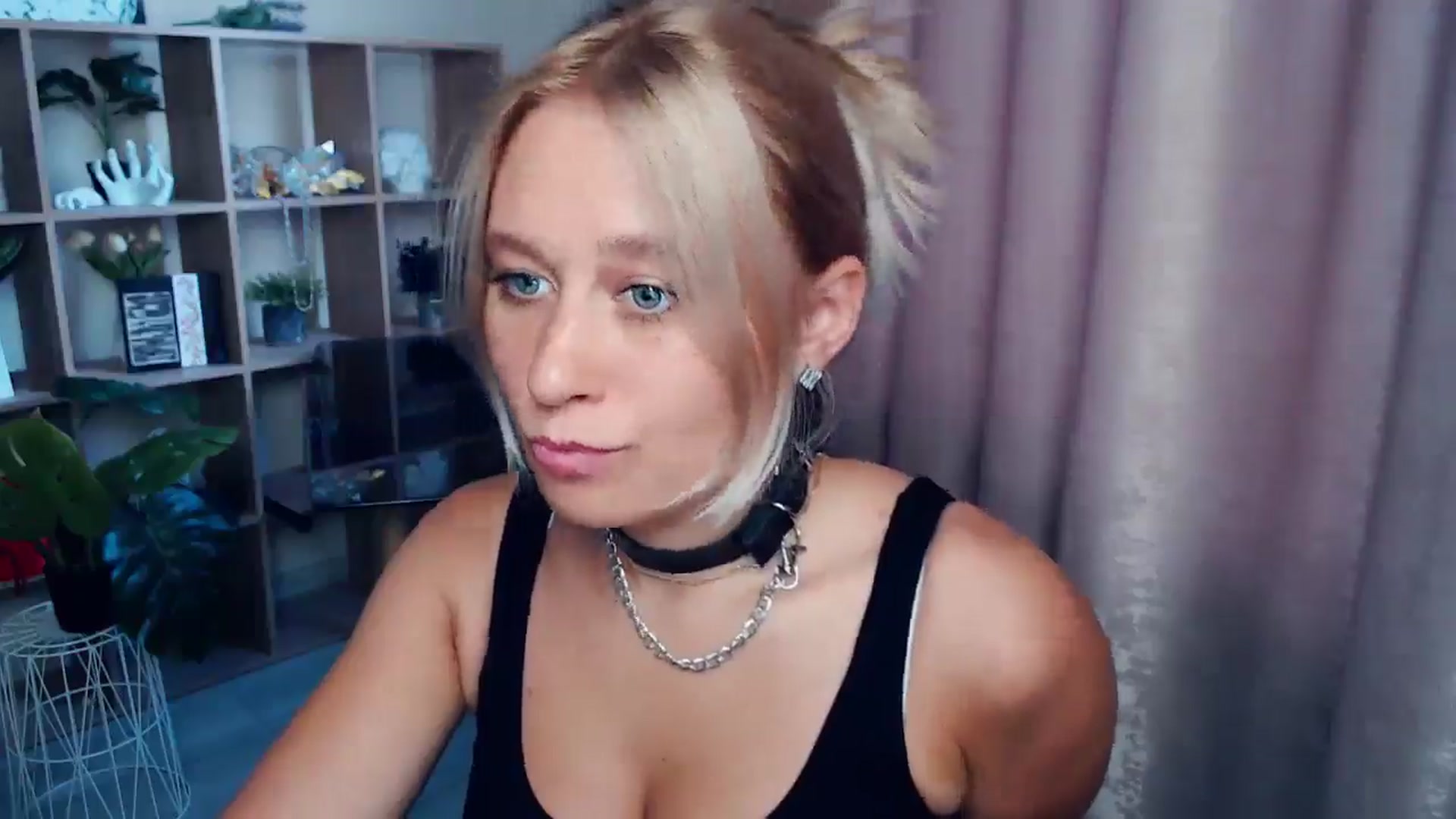Gallery image thumbnail from Kukla_kolduna's myfreecams stream on, 08/23/2025, 16:16 image 19 of 20