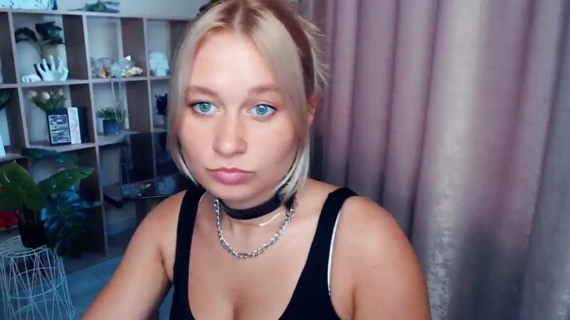Gallery image thumbnail from Kukla_kolduna's myfreecams stream on, 08/23/2025, 16:16 image 14 of 20