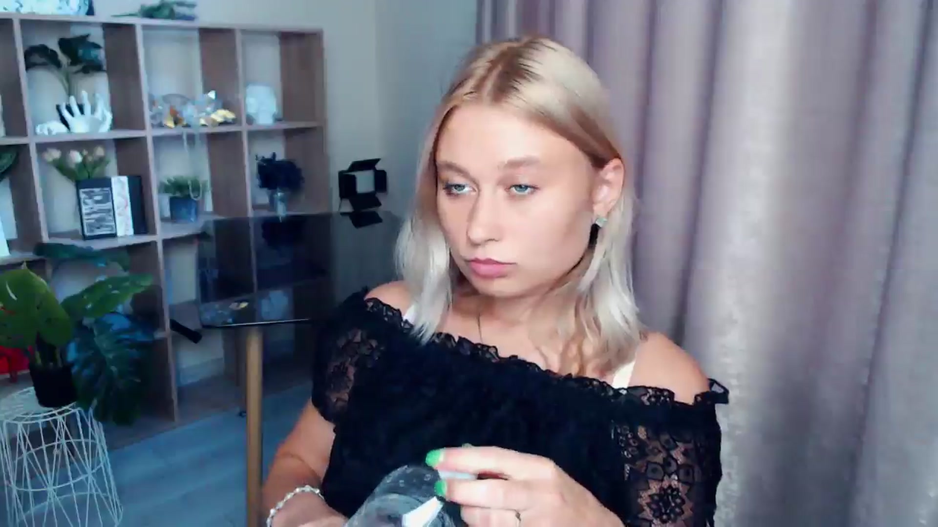Gallery image thumbnail from Kukla_kolduna's myfreecams stream on, 08/23/2025, 16:30 image 16 of 20