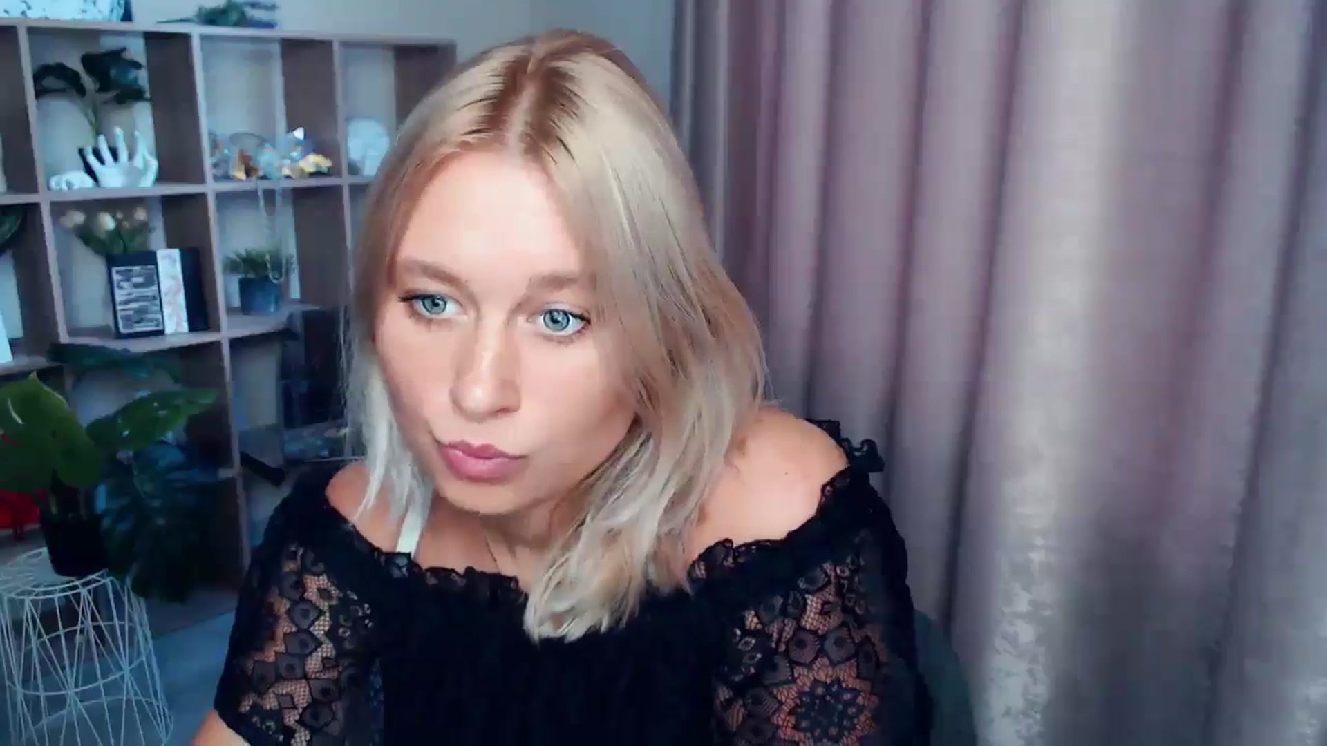 Gallery image thumbnail from Kukla_kolduna's myfreecams stream on, 08/23/2025, 16:30 image 4 of 20