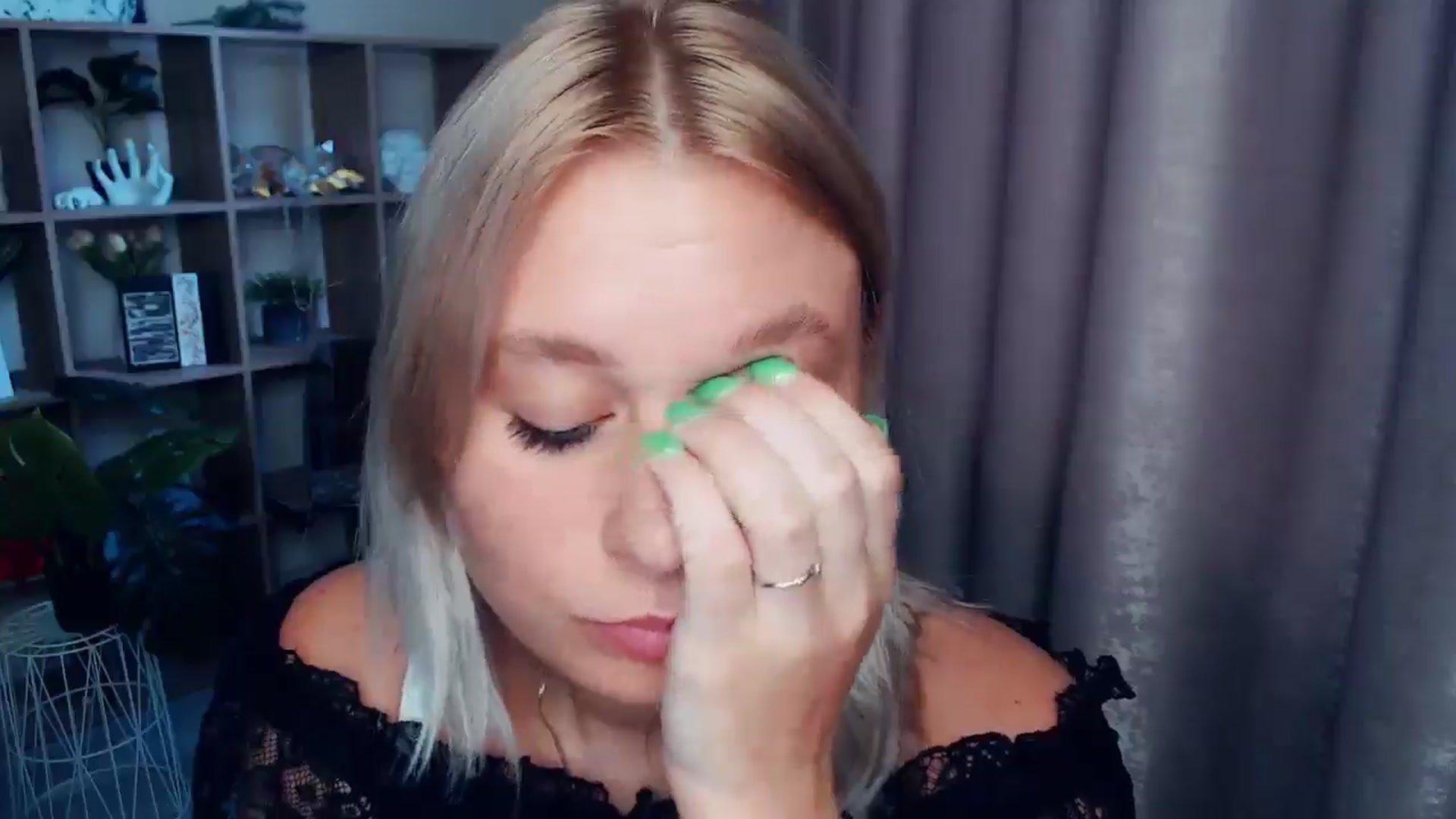 Gallery image thumbnail from Kukla_kolduna's myfreecams stream on, 08/23/2025, 16:30 image 9 of 20