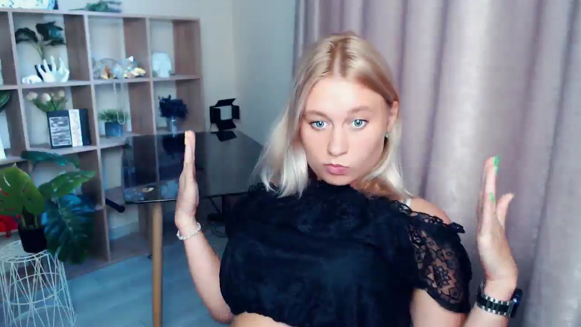 Gallery image thumbnail from Kukla_kolduna's myfreecams stream on, 08/23/2025, 16:30 image 15 of 20