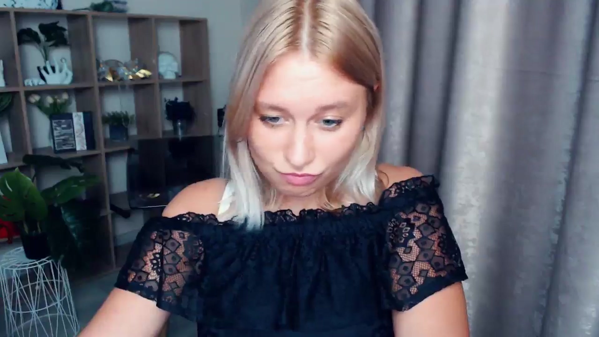 Gallery image thumbnail from Kukla_kolduna's myfreecams stream on, 08/23/2025, 18:05 image 12 of 20
