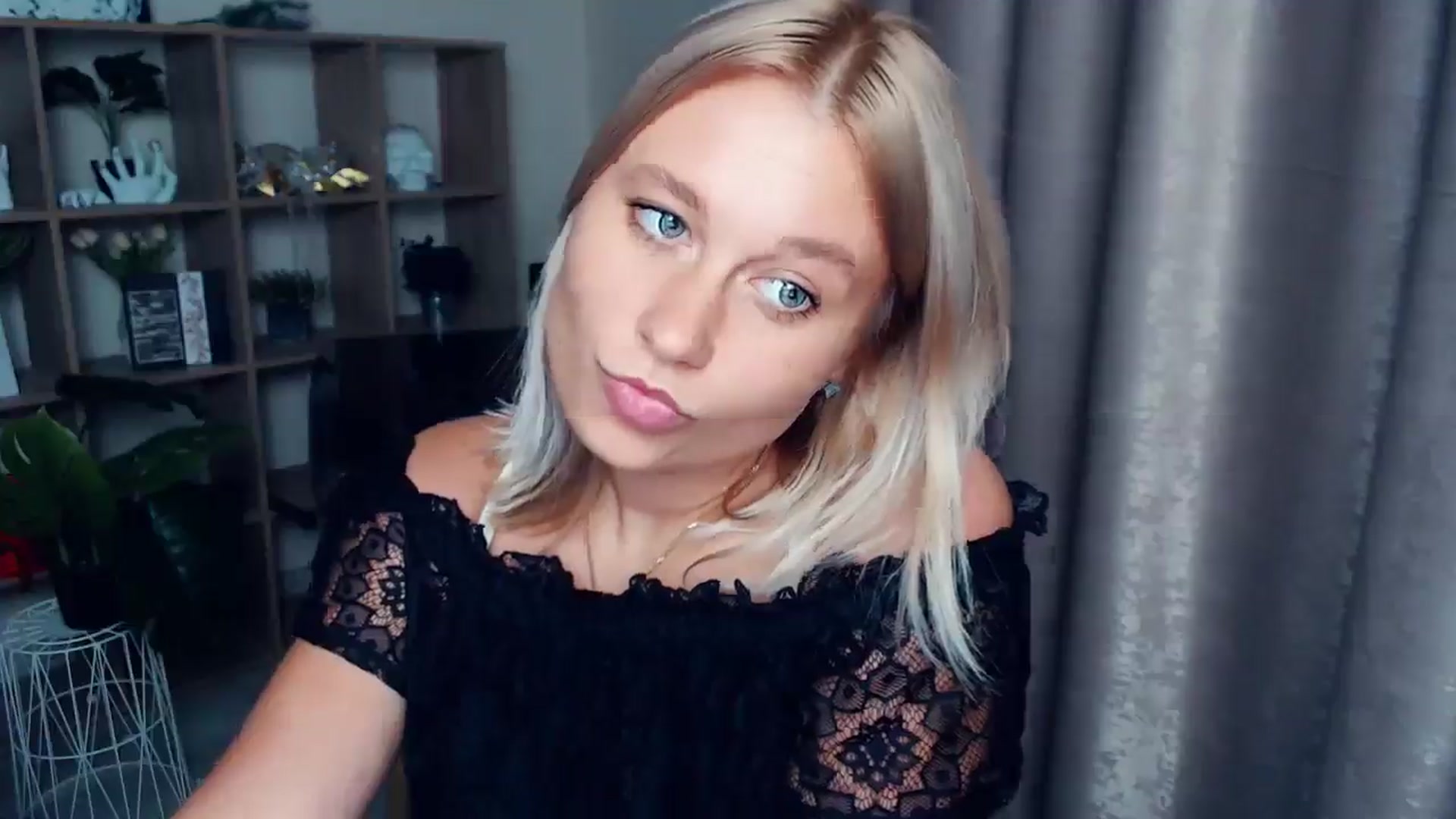 Gallery image thumbnail from Kukla_kolduna's myfreecams stream on, 08/23/2025, 18:05 image 18 of 20