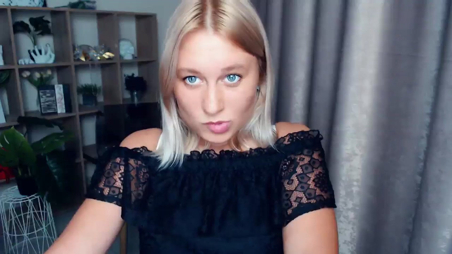 Gallery image thumbnail from Kukla_kolduna's myfreecams stream on, 08/23/2025, 18:05 image 14 of 20