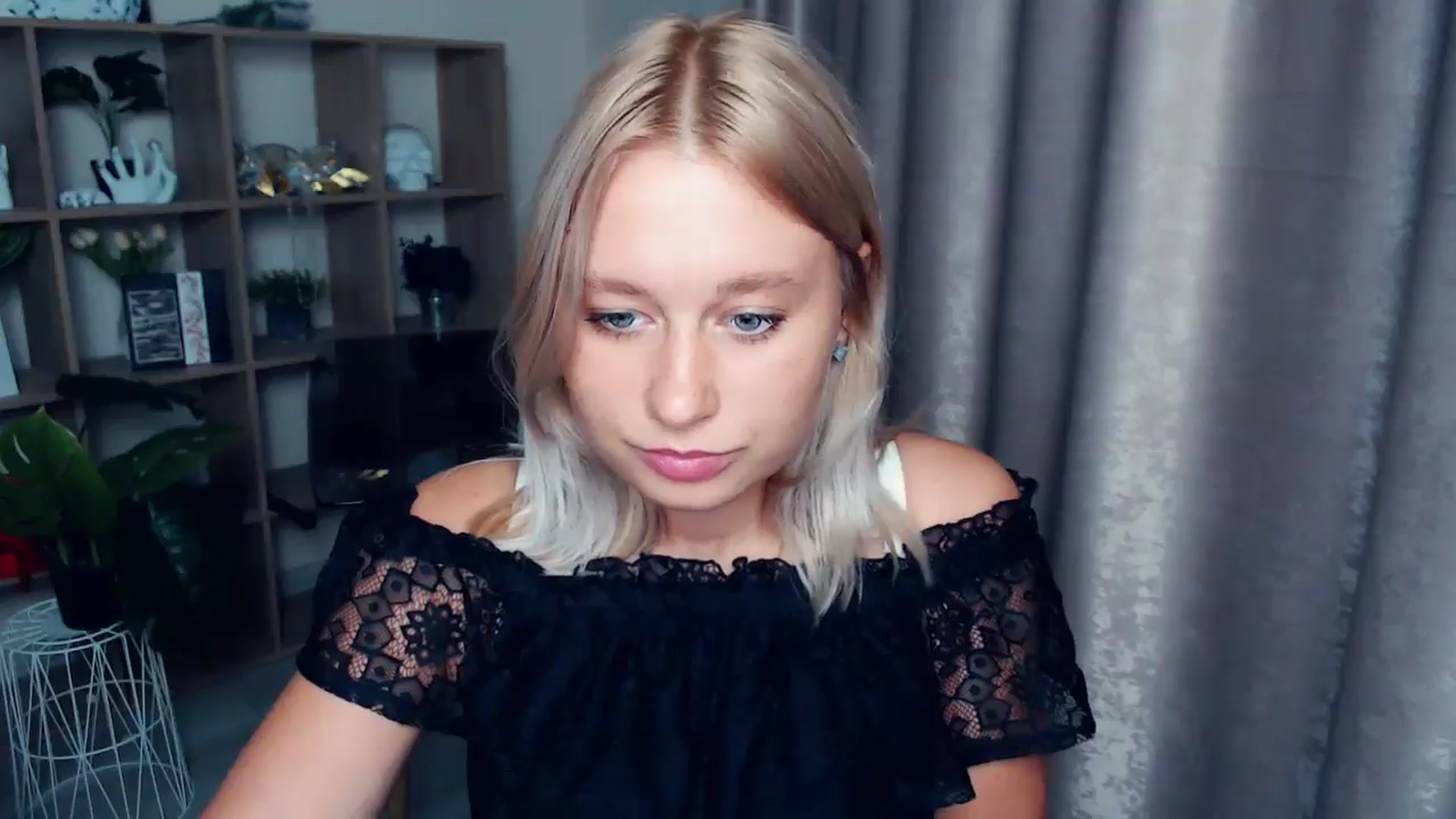 Gallery image thumbnail from Kukla_kolduna's myfreecams stream on, 08/23/2025, 18:05 image 16 of 20