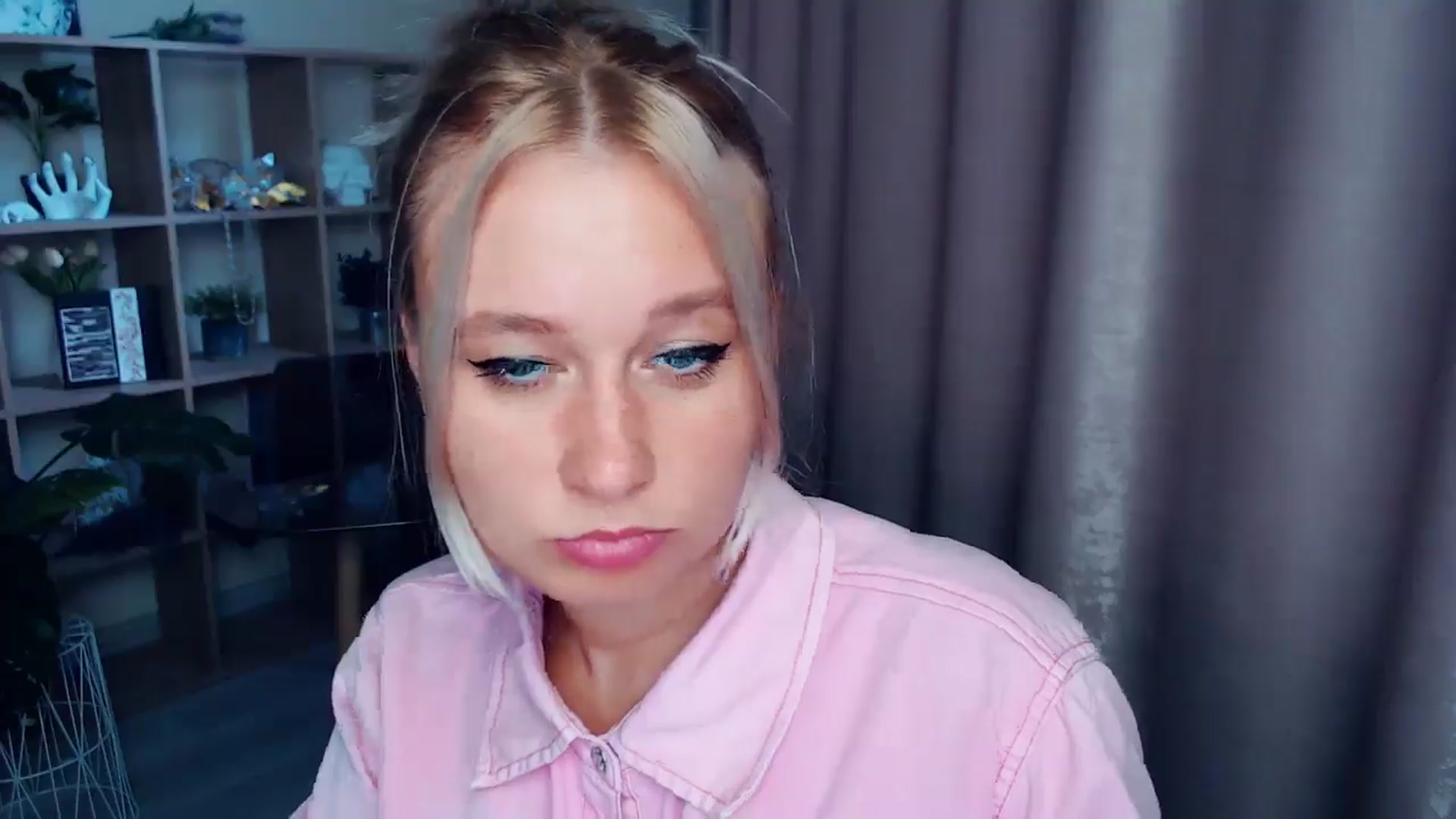 Gallery image thumbnail from Kukla_kolduna's myfreecams stream on, 08/24/2025, 15:36 image 7 of 20