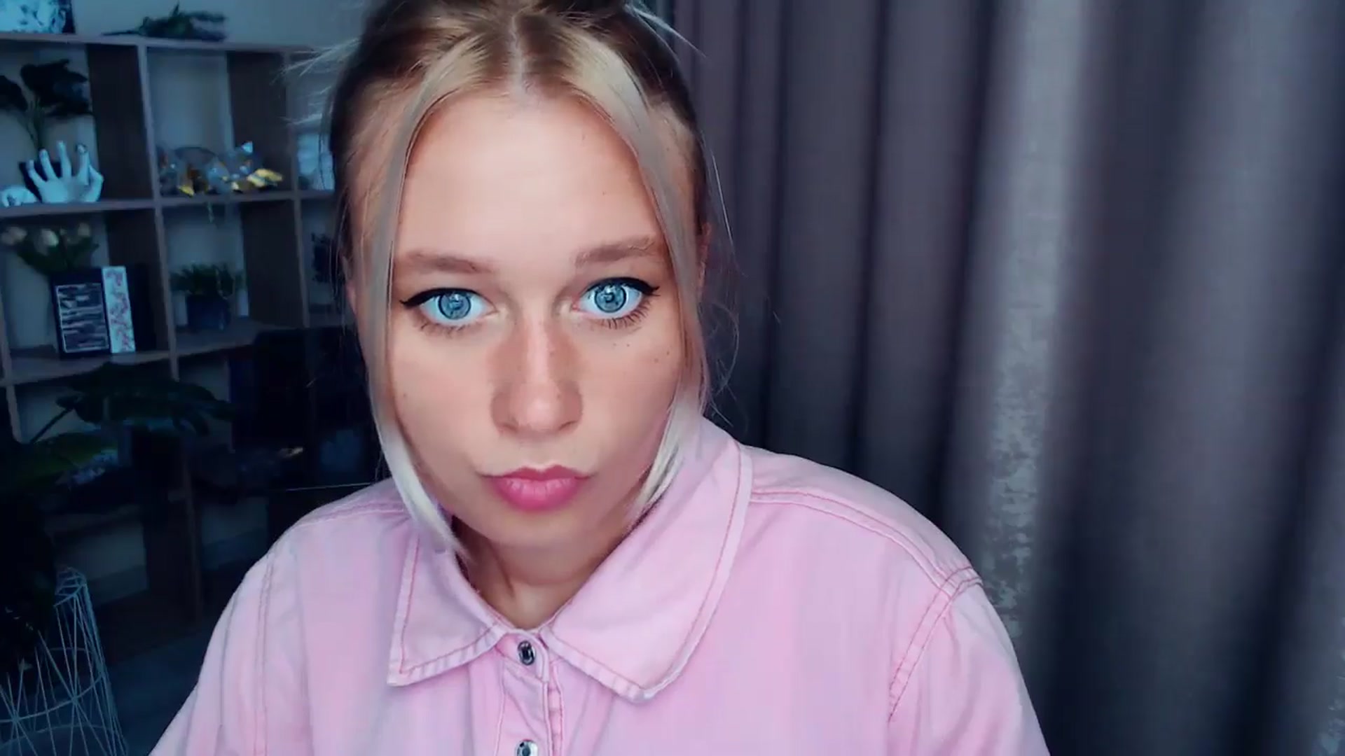 Gallery image thumbnail from Kukla_kolduna's myfreecams stream on, 08/24/2025, 15:36 image 9 of 20