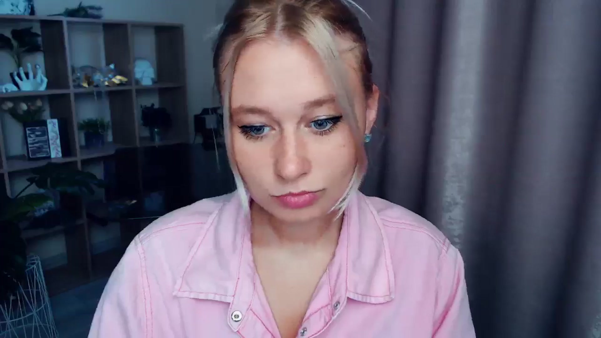 Gallery image thumbnail from Kukla_kolduna's myfreecams stream on, 08/24/2025, 15:36 image 18 of 20