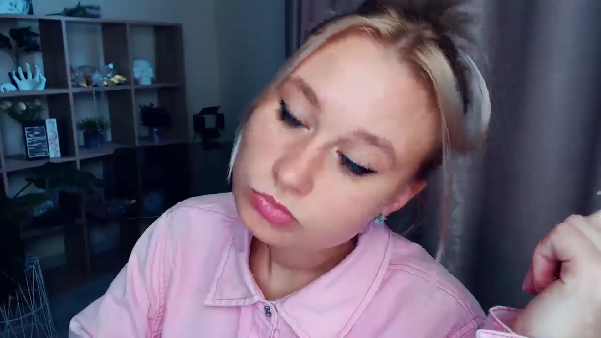 Gallery image thumbnail from Kukla_kolduna's myfreecams stream on, 08/24/2025, 15:36 image 4 of 20