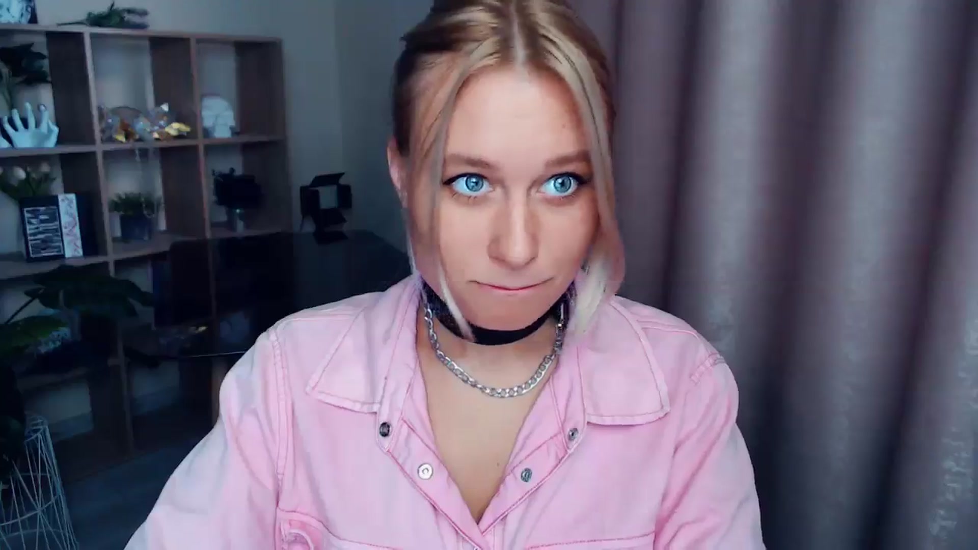 Gallery image thumbnail from Kukla_kolduna's myfreecams stream on, 08/24/2025, 16:53 image 14 of 20