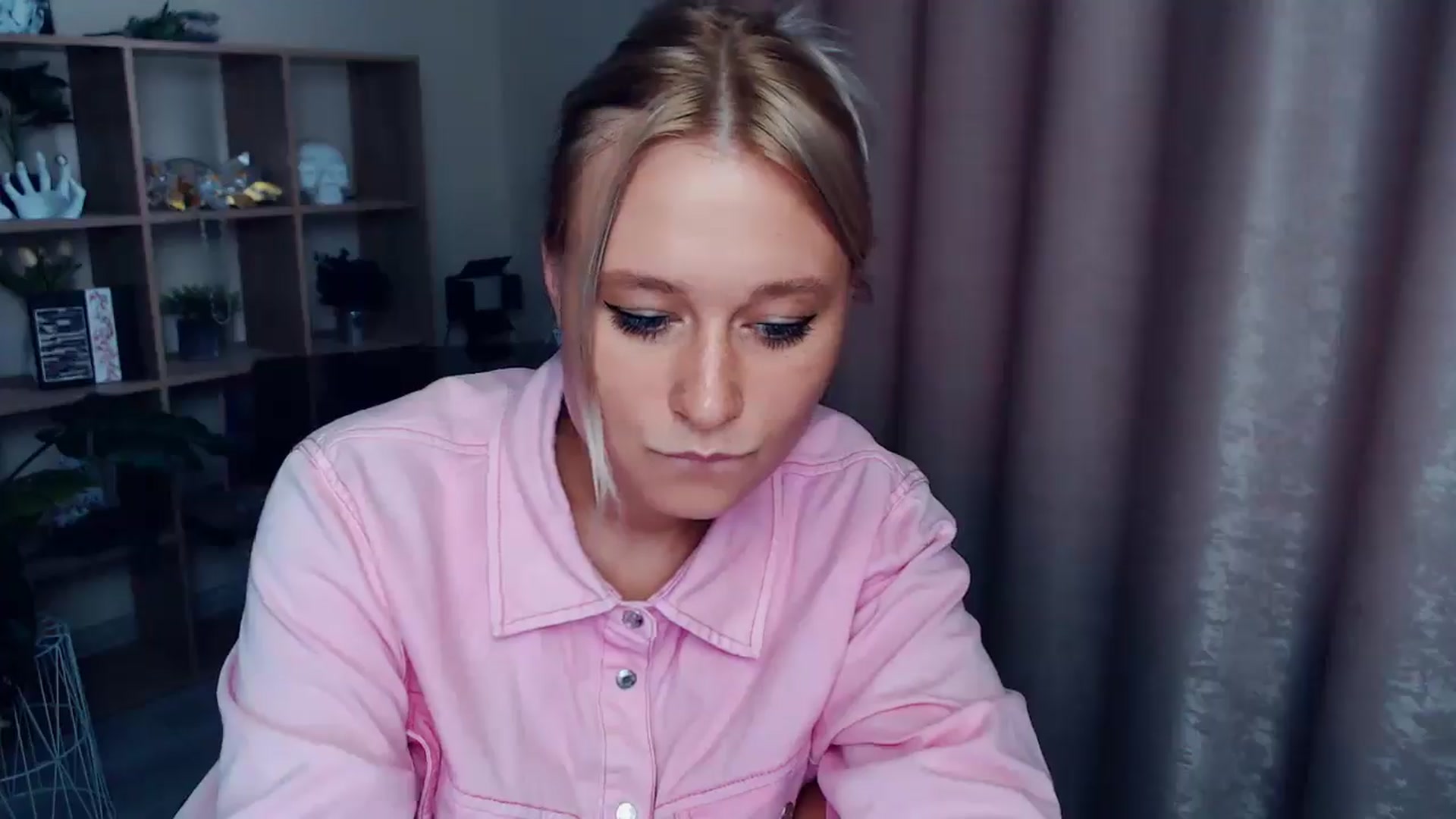 Gallery image thumbnail from Kukla_kolduna's myfreecams stream on, 08/24/2025, 16:53 image 18 of 20
