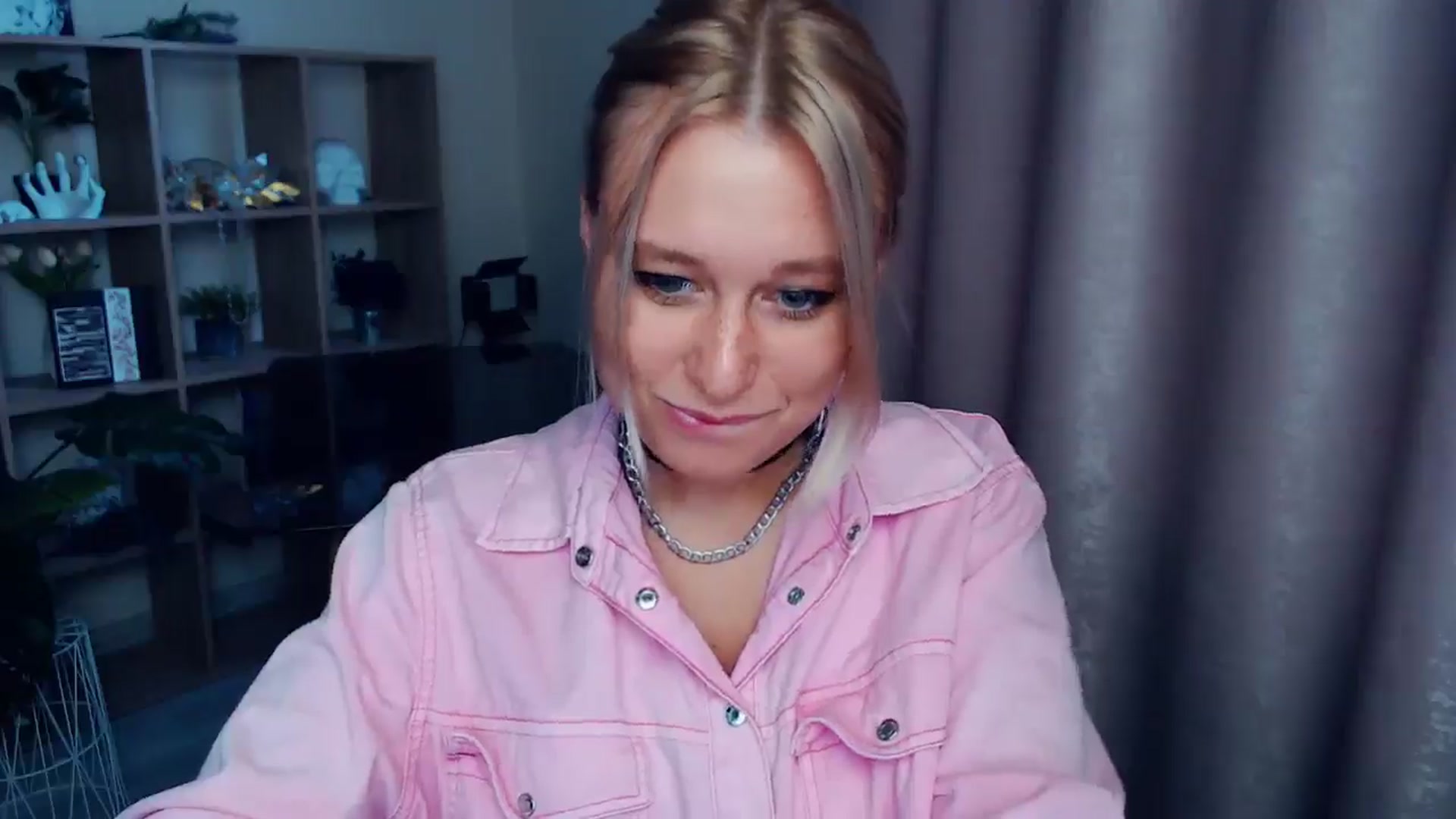 Gallery image thumbnail from Kukla_kolduna's myfreecams stream on, 08/24/2025, 16:53 image 12 of 20
