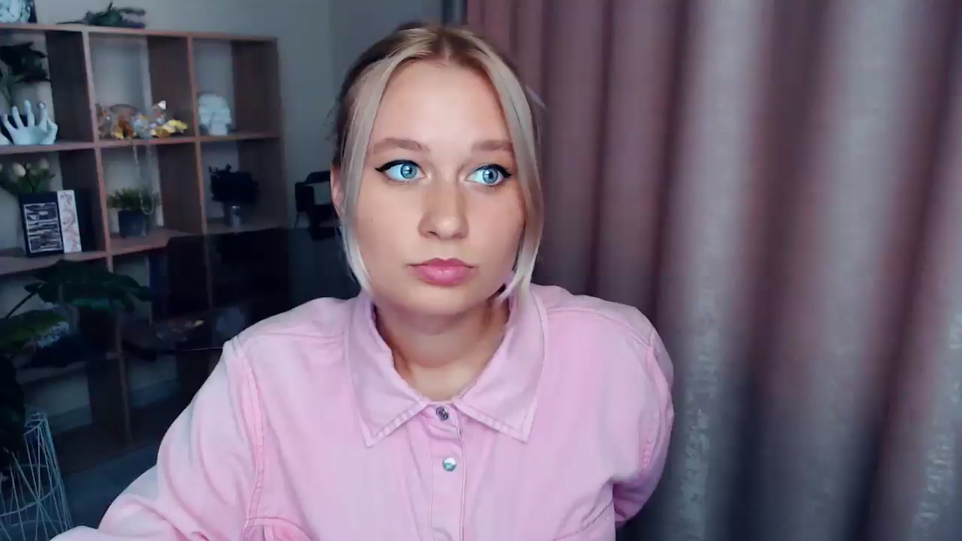 Gallery image thumbnail from Kukla_kolduna's myfreecams stream on, 08/24/2025, 16:53 image 17 of 20