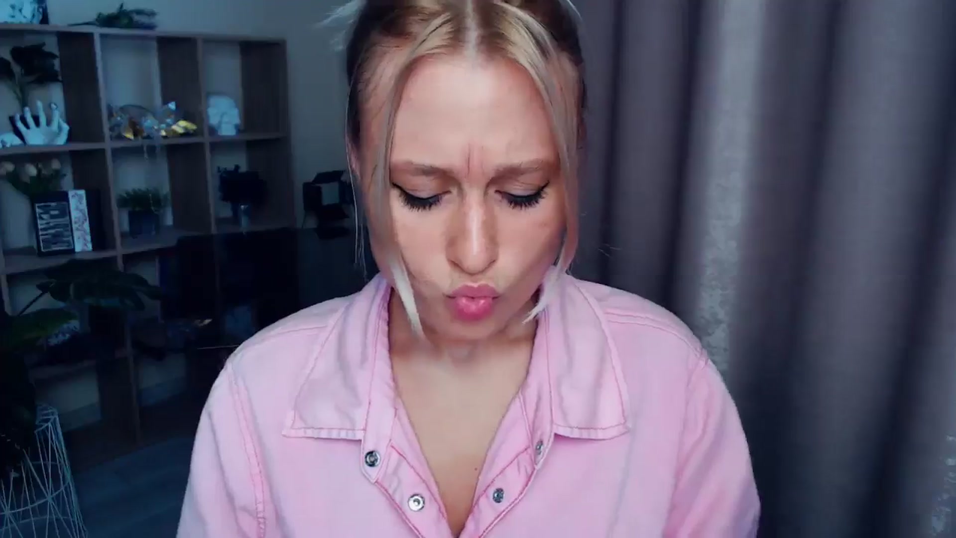Gallery image thumbnail from Kukla_kolduna's myfreecams stream on, 08/24/2025, 16:53 image 3 of 20