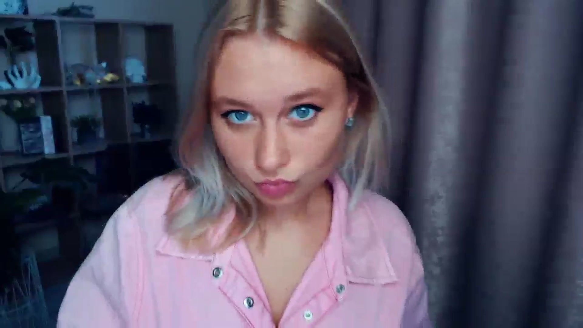 Gallery image thumbnail from Kukla_kolduna's myfreecams stream on, 08/24/2025, 16:53 image 9 of 20