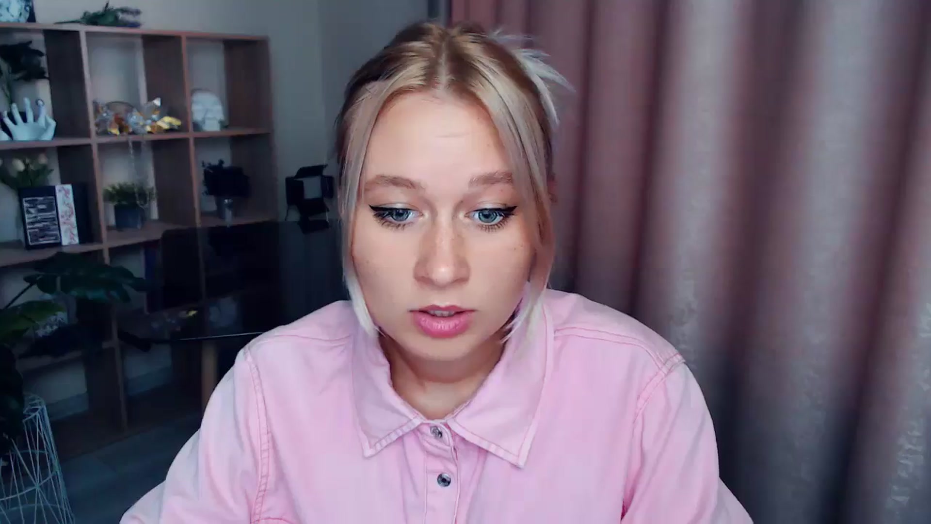 Gallery image thumbnail from Kukla_kolduna's myfreecams stream on, 08/24/2025, 16:53 image 16 of 20