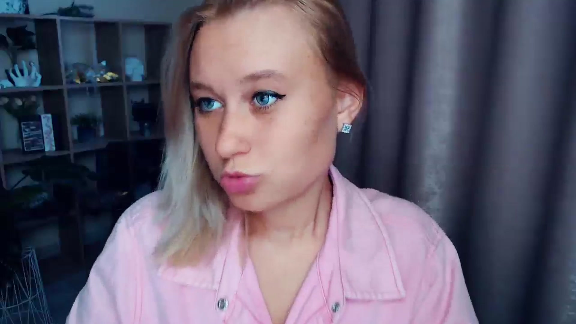 Gallery image thumbnail from Kukla_kolduna's myfreecams stream on, 08/24/2025, 16:53 image 8 of 20