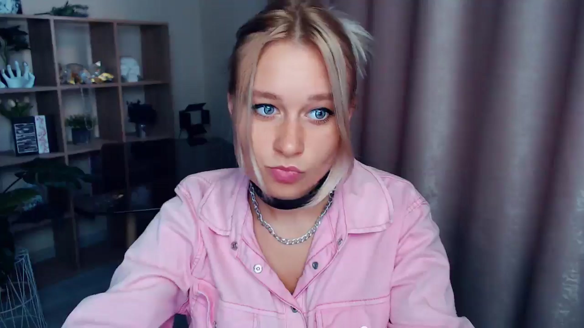 Gallery image thumbnail from Kukla_kolduna's myfreecams stream on, 08/24/2025, 16:53 image 15 of 20