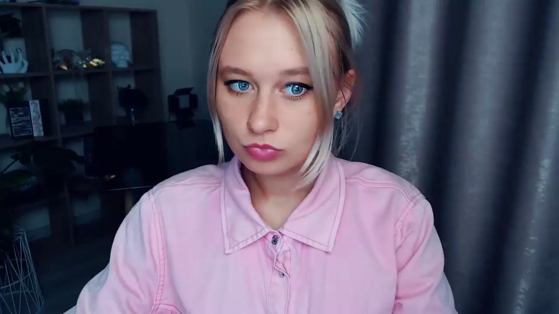 Gallery image thumbnail from Kukla_kolduna's myfreecams stream on, 08/24/2025, 18:02 image 1 of 20