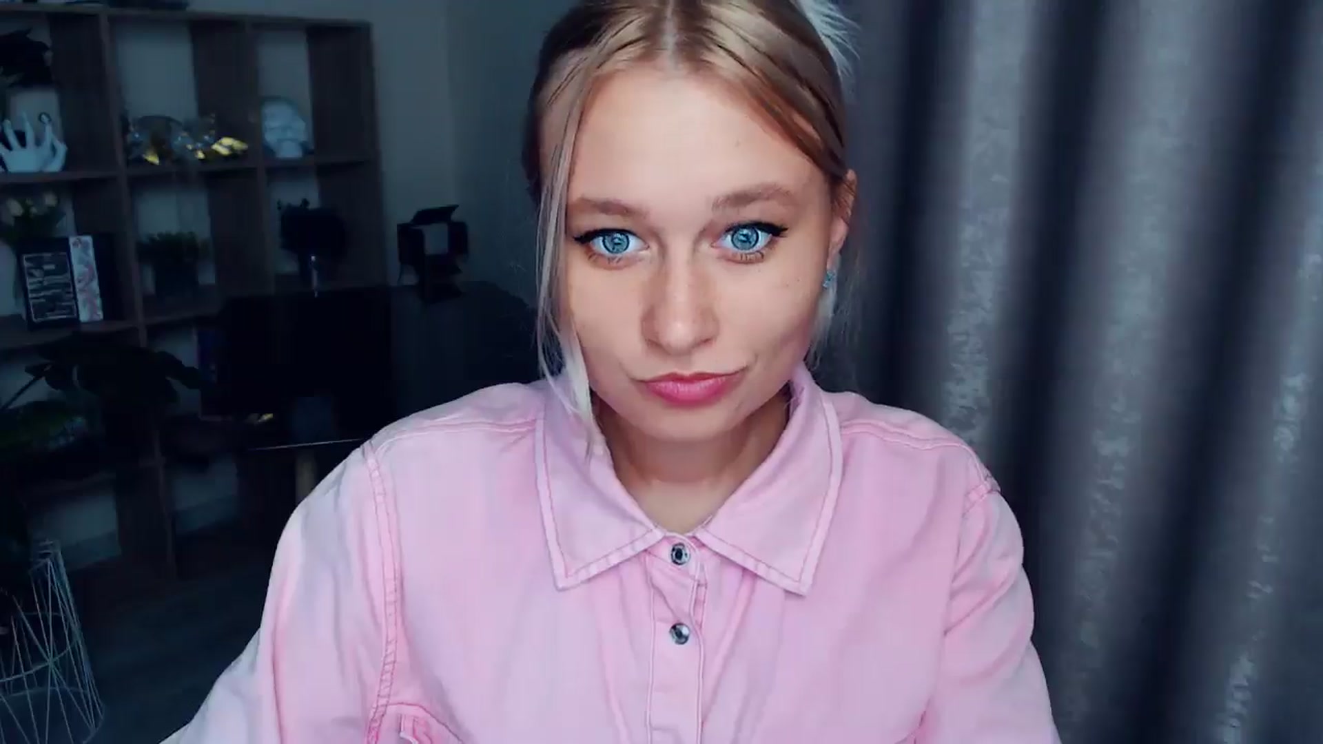 Gallery image thumbnail from Kukla_kolduna's myfreecams stream on, 08/24/2025, 18:02 image 8 of 20