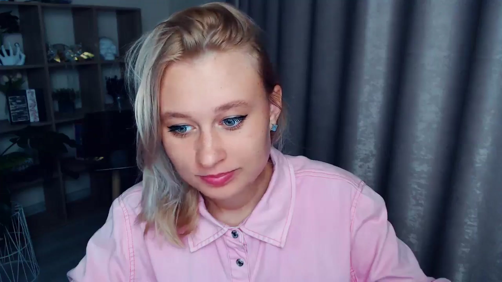Gallery image thumbnail from Kukla_kolduna's myfreecams stream on, 08/24/2025, 18:02 image 11 of 20