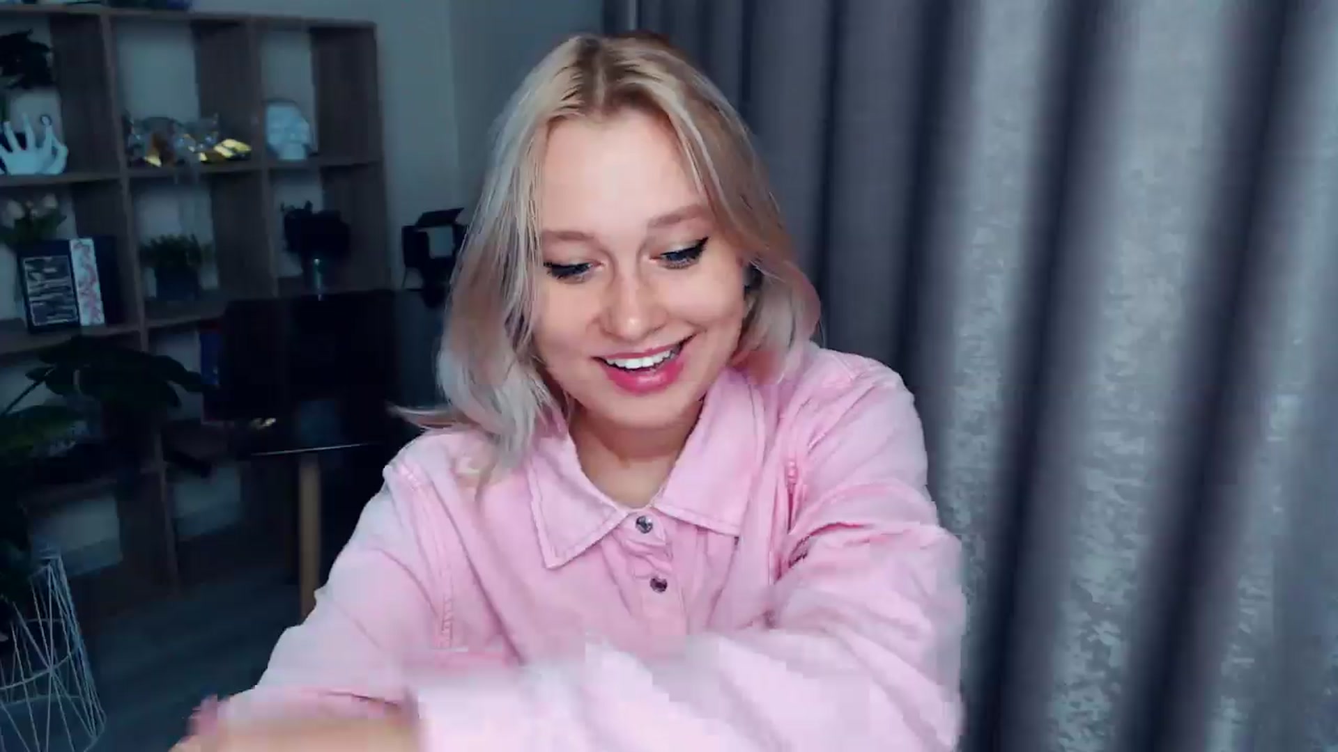 Gallery image thumbnail from Kukla_kolduna's myfreecams stream on, 08/24/2025, 18:02 image 17 of 20