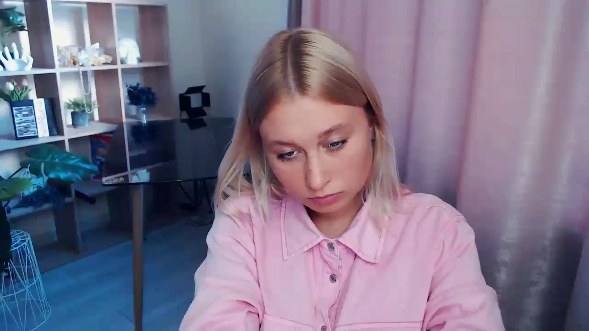 Gallery image thumbnail from Kukla_kolduna's myfreecams stream on, 08/27/2025, 15:53 image 13 of 20